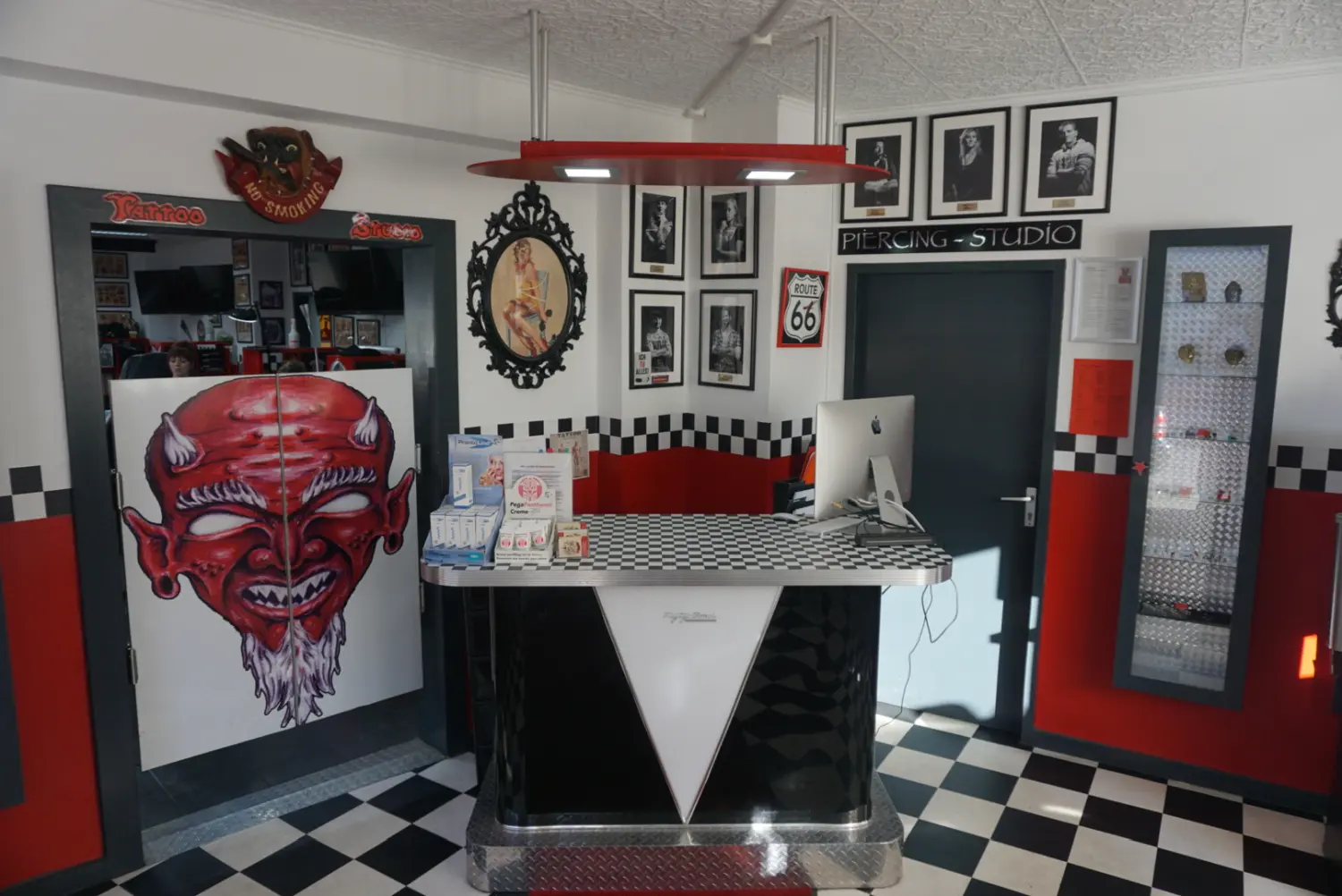 Skin City Tattoo & Piercing im Inneren